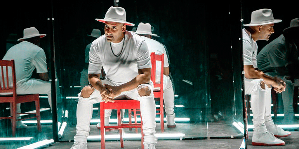El conocido cantante de música urbana Melvin Ayala dio a conocer su nuevo álbum, “Tu Siervo Pa”, del cual presentó su sencillo “Amor de hermano”, en el que expresa su admiración al reguetonero y hermano Daddy Yankee.