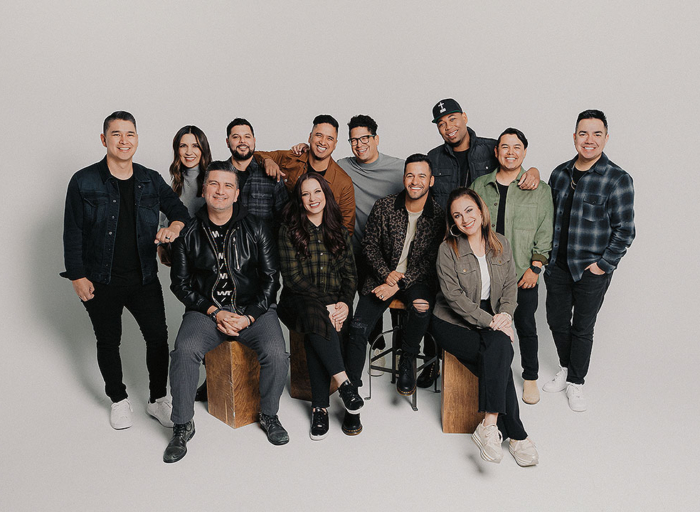 Gateway Worship Español, reconocido por su impacto en la música cristiana y ganador de los Dove Awards, ha dado un paso innovador con el lanzamiento de "Chapel Sessions en Español".