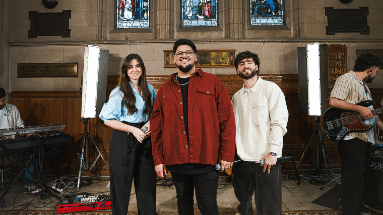 Eric Bustamante lanza Este es mi Dios junto a Factor de Cambio