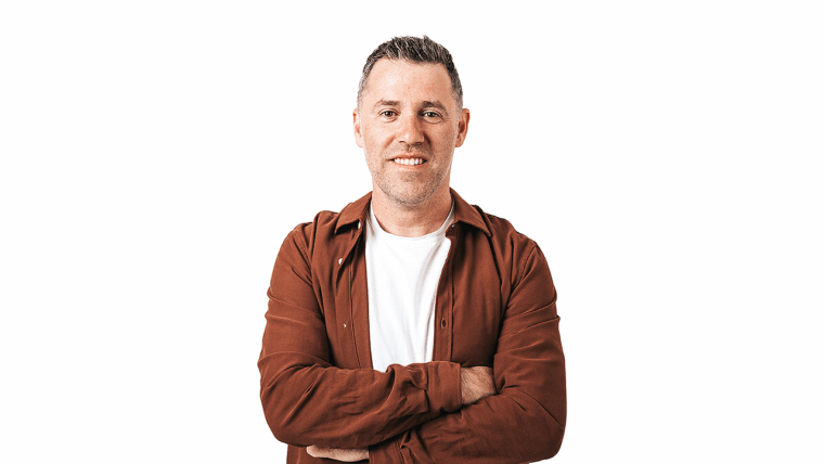 Toni Romero estrena la versión en español de That’s Who I Praise