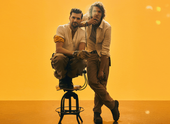 for KING + COUNTRY anuncia World on Fire junto a Taylor Hill