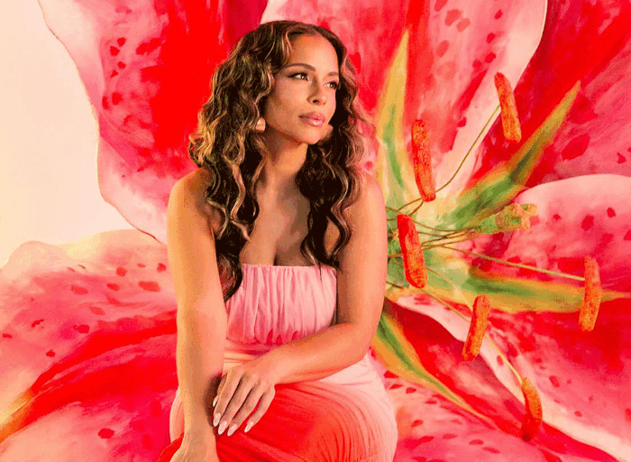 Blanca presenta Full Bloom, su cuarto álbum de estudio, y estrena Intentional