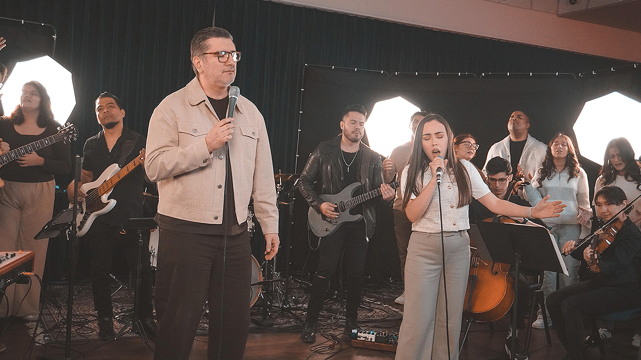 Hillary Benavidez lanza Único junto a Coalo Zamorano