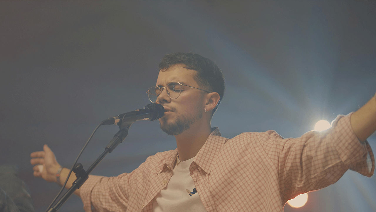 Enoc Parra presenta su nuevo sencillo de adoración Lo que necesito