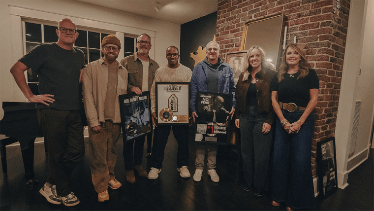 Jon Reddick recibe sus primeras certificaciones de Oro de la RIAA
