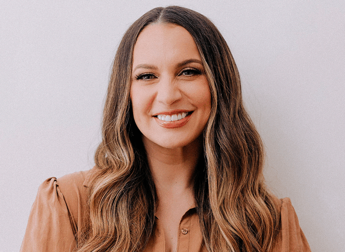 Christine D’Clario presenta su libro Sanando en el desierto