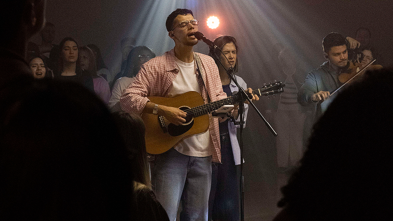 Enoc Parra, Joel Rocco y ECCOS lanzan el EP en vivo Fuego en el altar