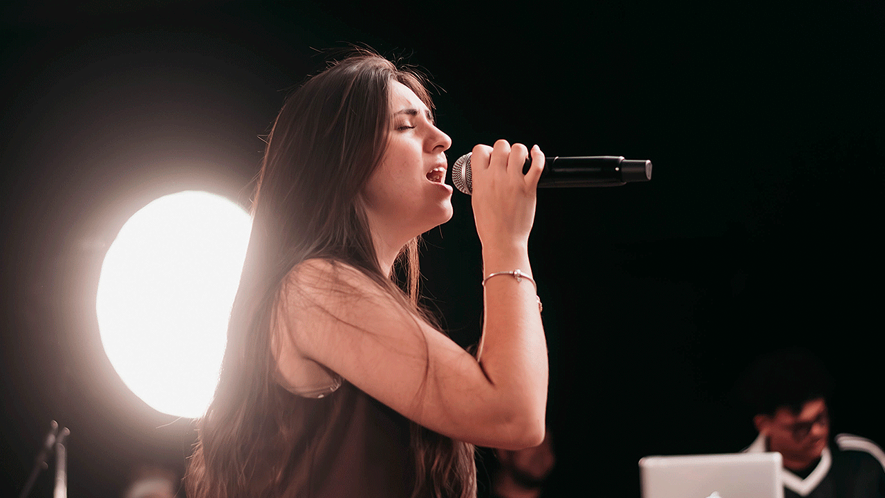 Factor de Cambio lanza No hay otro nombre