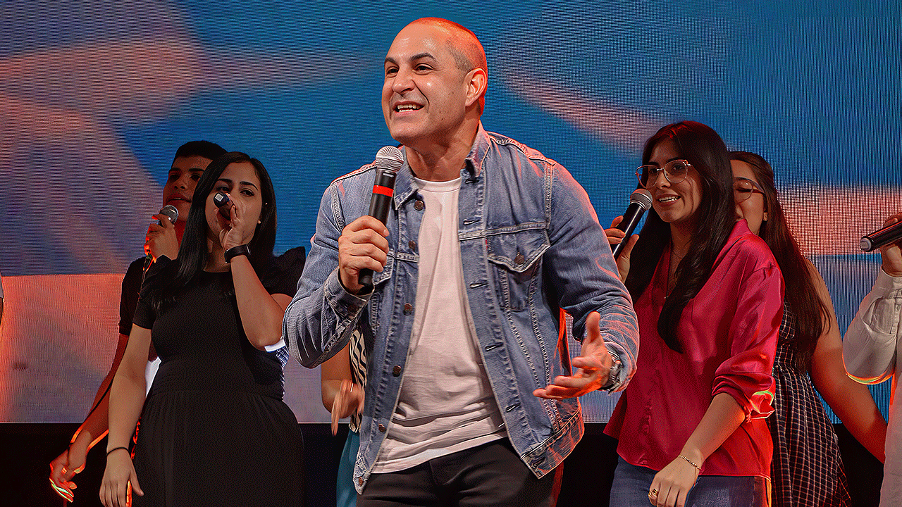 Oh Aleluya, una celebración de fe y gratitud de Melvin Lorenzo