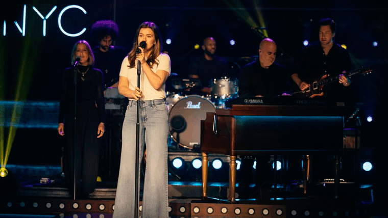 Kelly Clarkson hace la versión de Dare You to Move