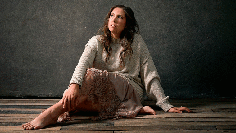 Francesca Battistelli regresa tras ocho años sin presentar nueva música