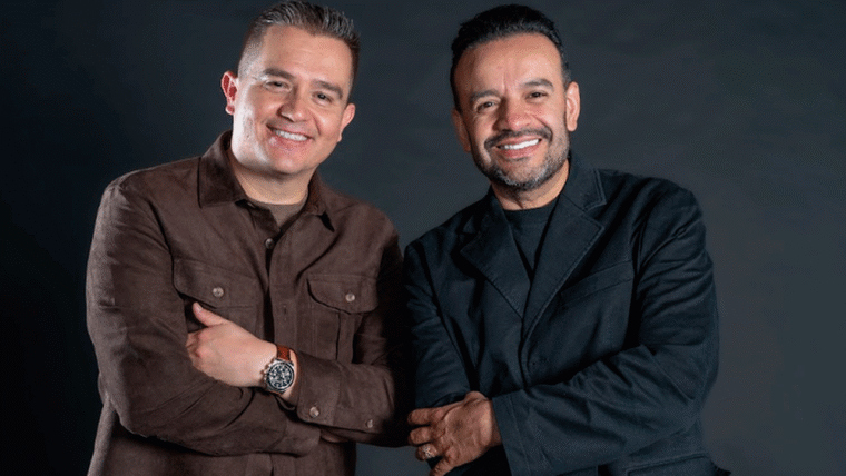 Ericson Alexander Molano y David Scarpeta presentan medley