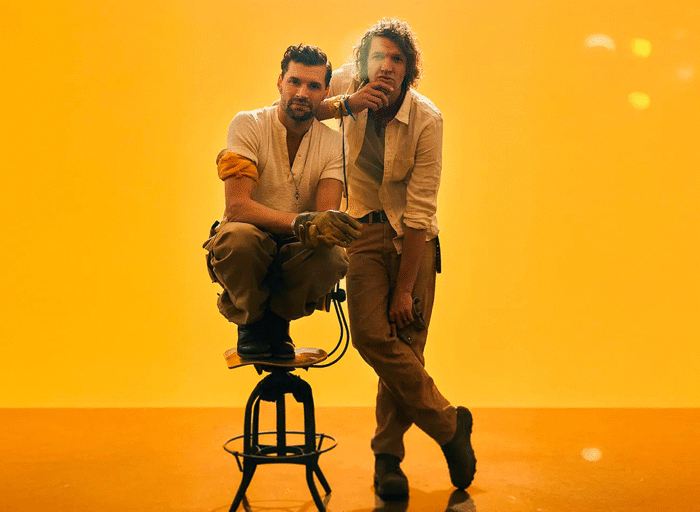 for KING + COUNTRY presenta «the most beautiful colours»