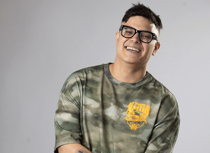 Juan de Montreal presenta «Reír Roto», su primer libro