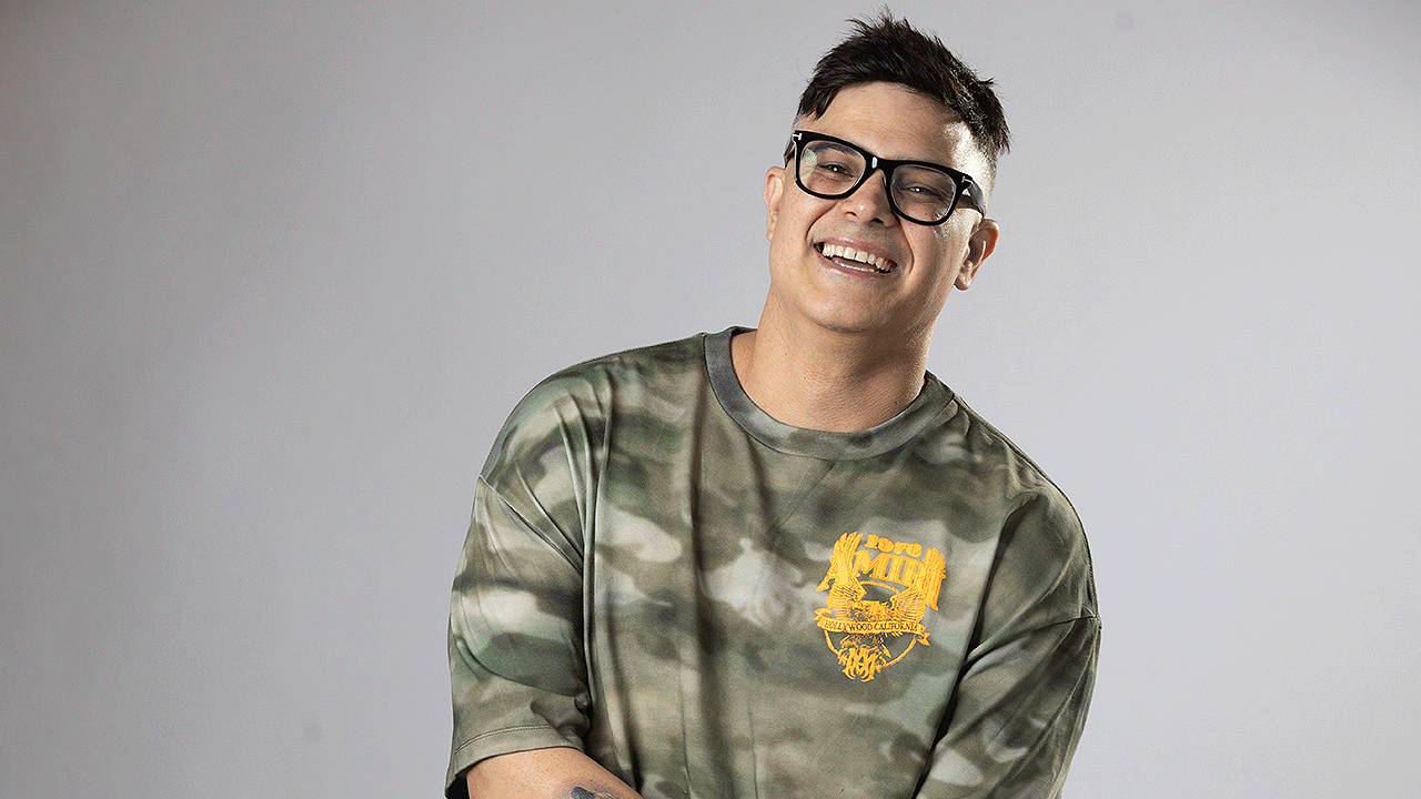 Juan de Montreal presenta «Reír Roto», su primer libro