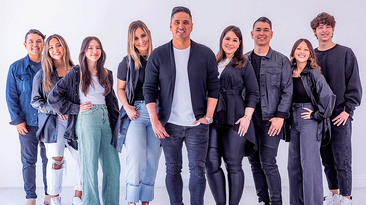 Miel San Marcos celebra 25 años con un álbum en vivo